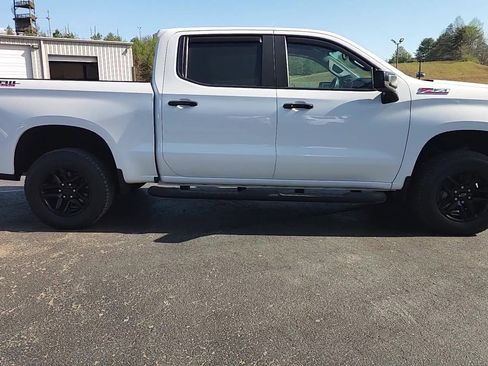 Used 2021 Chevrolet Silverado 1500 LT Trail Boss w/ Bed Protection Package image 17