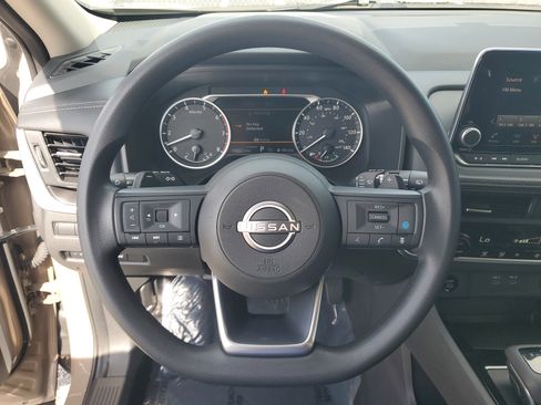 Certified 2024 Nissan Rogue SV FWD image 17