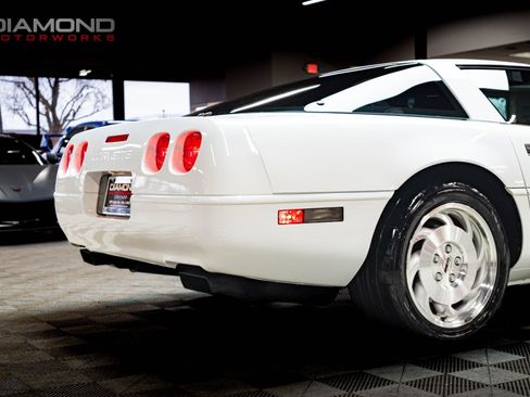 Used 1995 Chevrolet Corvette Coupe image 24