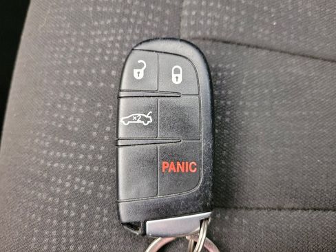 Used 2016 Chrysler 200 Limited FWD image 32