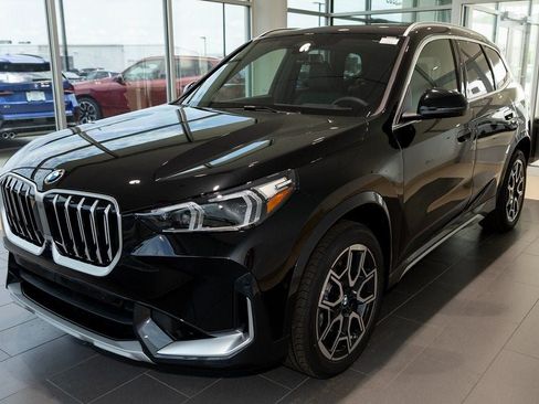 Used 2025 BMW X1 xDrive28i w/ Premium Package AWD/4WD image 3