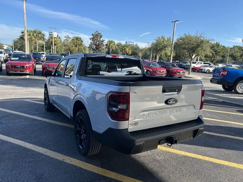 New 2025 Ford Maverick Lariat w/ Black Appearance Package image 5