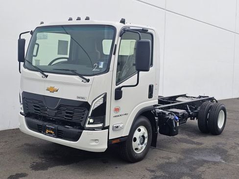 New 2024 Chevrolet Low Cab Forward 4500 XD image 4