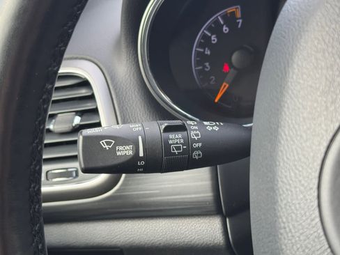 Used 2020 Jeep Grand Cherokee Altitude image 18