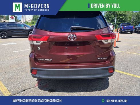 Used 2019 Toyota Highlander XLE AWD/4WD image 5