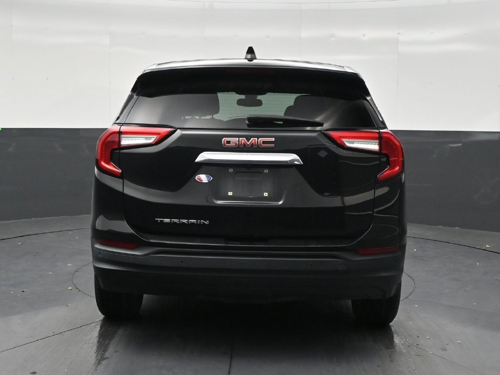 Used 2023 GMC Terrain SLE FWD image 4