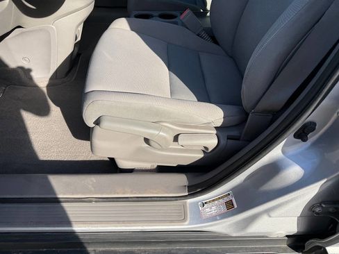 Used 2011 Honda CR-V LX image 11