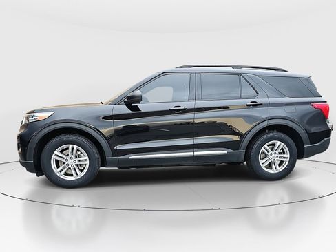 Used 2023 Ford Explorer XLT w/ Class IV Trailer Tow Package AWD/4WD image 8