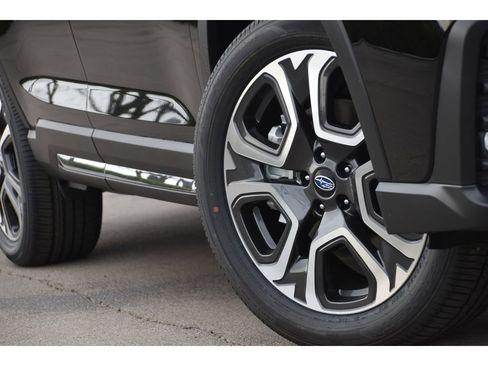 New 2026 Subaru Ascent Limited AWD/4WD image 11