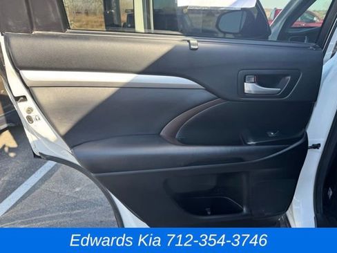 Used 2018 Toyota Highlander XLE w/ Protection Package #3 image 16