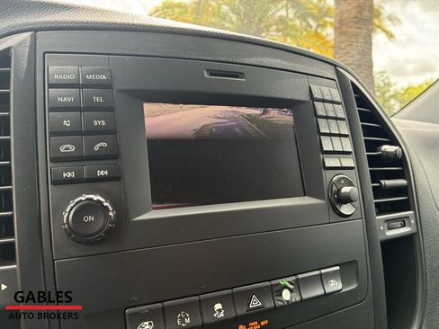 Used 2018 Mercedes-Benz Metris Passenger image 17