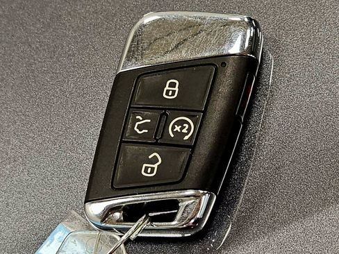 Used 2023 Volkswagen Atlas SEL AWD/4WD image 45