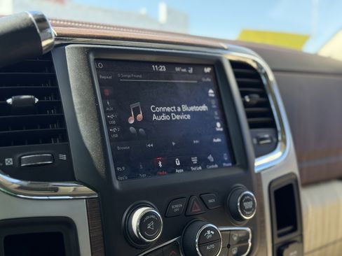 Used 2018 RAM 2500 Laramie image 13