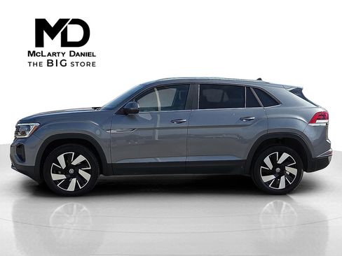 Used 2024 Volkswagen Atlas Cross Sport SE image 3
