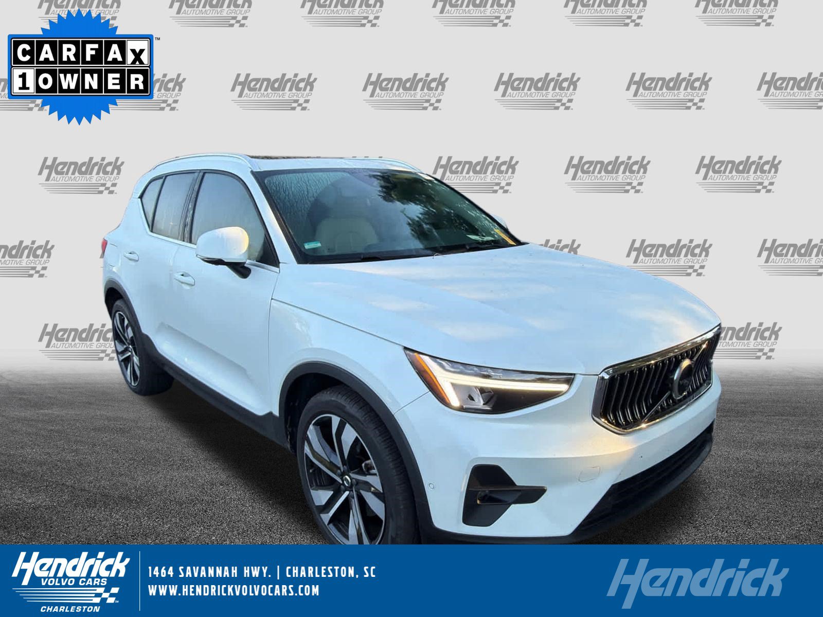 Used 2024 Volvo XC40 B5 Plus w/ Protection Package Premier AWD/4WD image 1