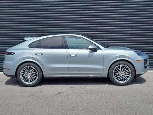 New 2026 Porsche Cayenne Coupe AWD/4WD image 8