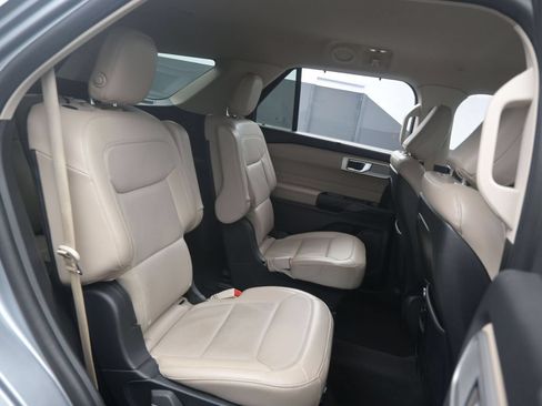 Used 2020 Ford Explorer Limited w/ Hybrid Equipment Group 310A AWD/4WD image 25
