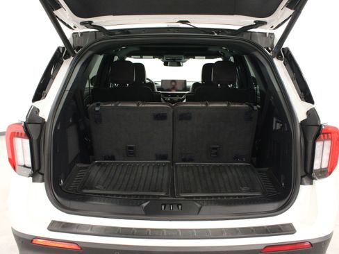 Used 2025 Ford Explorer Platinum w/ Ultimate Package AWD/4WD image 13