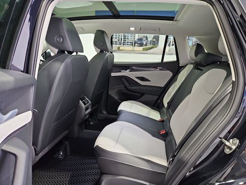 New 2026 Volkswagen Tiguan SE FWD image 14