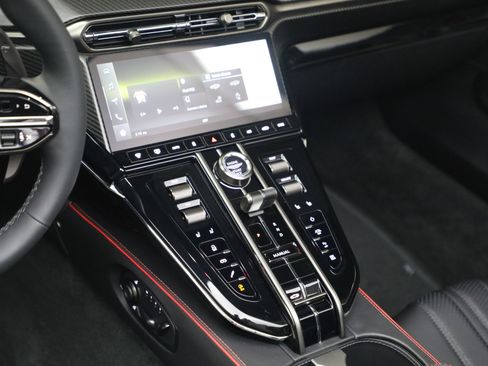 New 2026 Aston Martin V8 Vantage Roadster RWD image 35