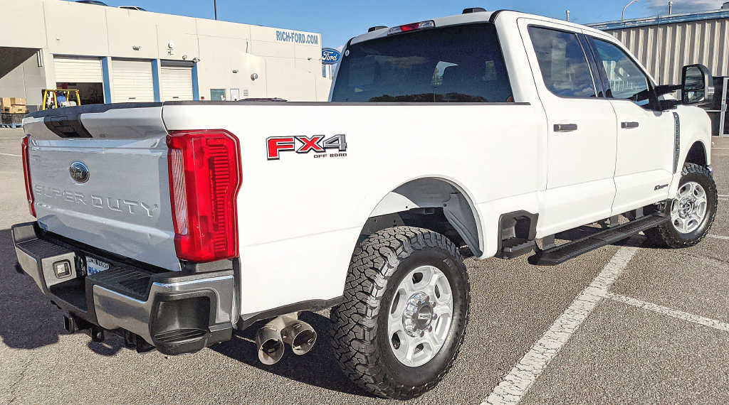 Certified 2025 Ford F250 XLT w/ FX4 Off-Road Package AWD/4WD image 3