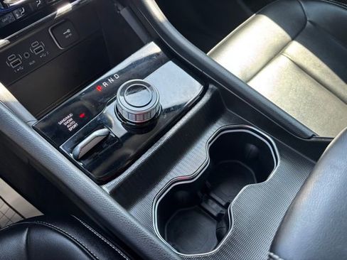 Used 2024 Jeep Grand Cherokee Limited w/ Black Appearance Package image 28