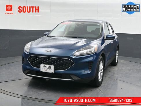 Used 2020 Ford Escape SE image 6