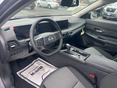 New 2026 Nissan Sentra SV w/ SV Convenience Package FWD image 25