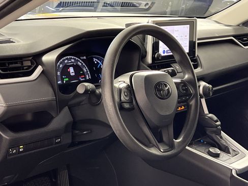 Used 2024 Toyota RAV4 XLE w/ Convenience Package AWD/4WD image 16
