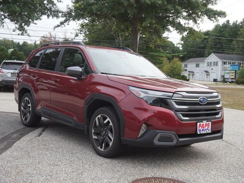 Used 2025 Subaru Forester Limited AWD/4WD image 3