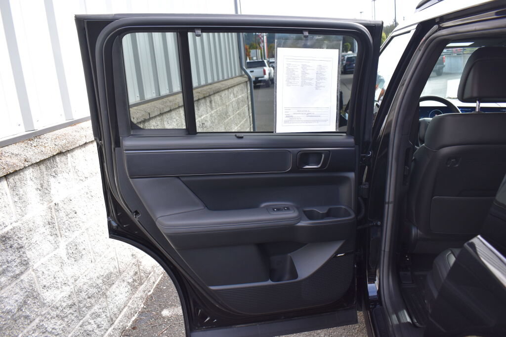 Used 2025 Hyundai Santa Fe Calligraphy AWD/4WD image 19