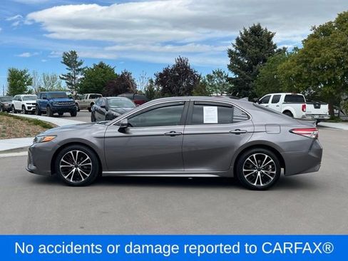 Used 2018 Toyota Camry SE w/ Audio Package FWD image 2