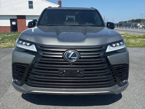Used 2023 Lexus LX 600 4WD w/ Appearance Package image 10