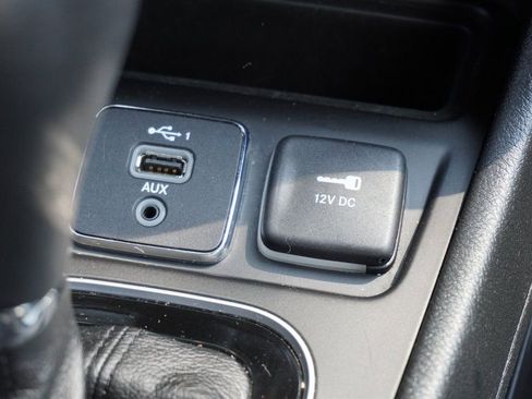 Used 2023 Jeep Cherokee Altitude Lux image 23