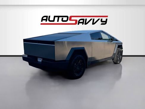 Used 2025 Tesla Cybertruck AWD Crew Cab image 7