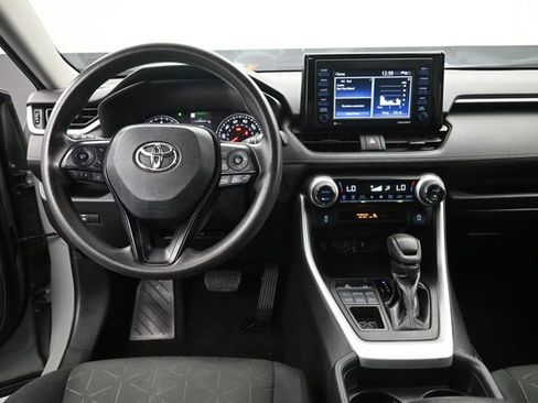 Used 2021 Toyota RAV4 XLE AWD/4WD image 11