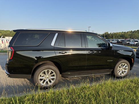 Used 2026 Chevrolet Tahoe Premier AWD/4WD image 11