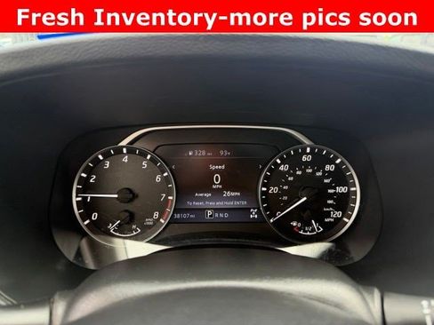 Used 2022 Nissan Frontier SV AWD/4WD image 6