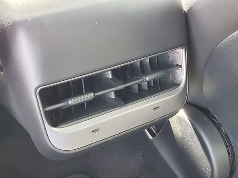 Used 2025 Tesla Model Y Long Range image 13