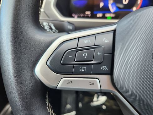 Certified 2024 Volkswagen Tiguan SE image 18