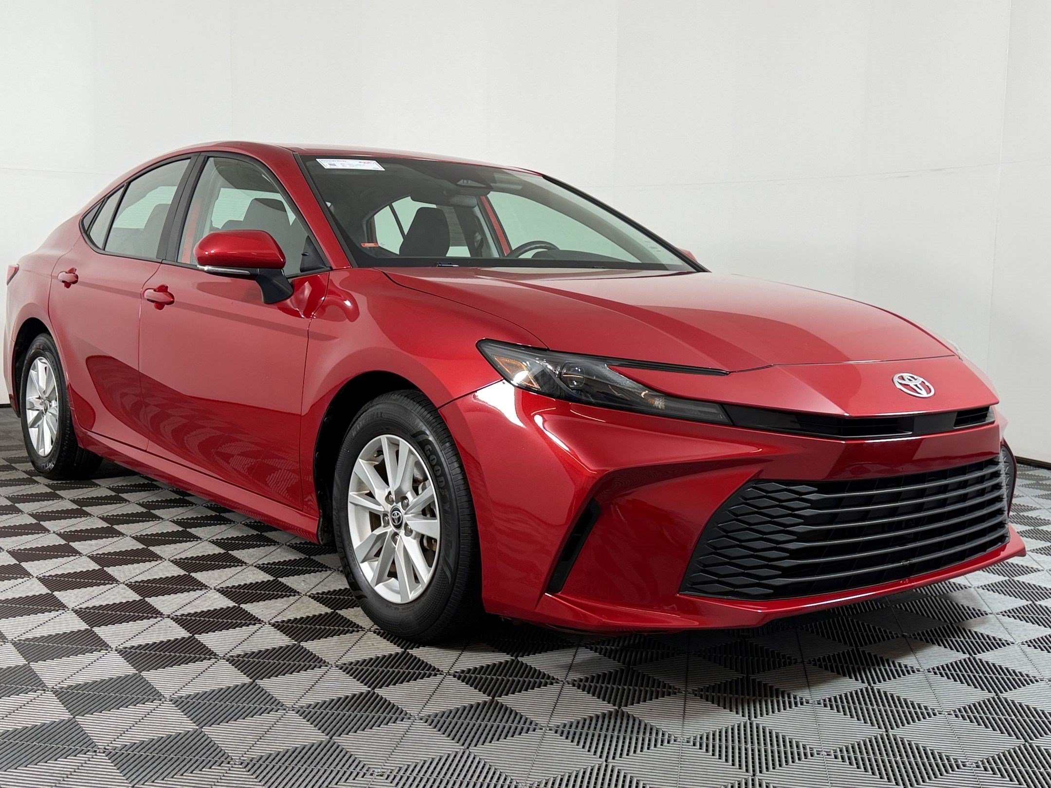 Used 2025 Toyota Camry LE FWD image 24