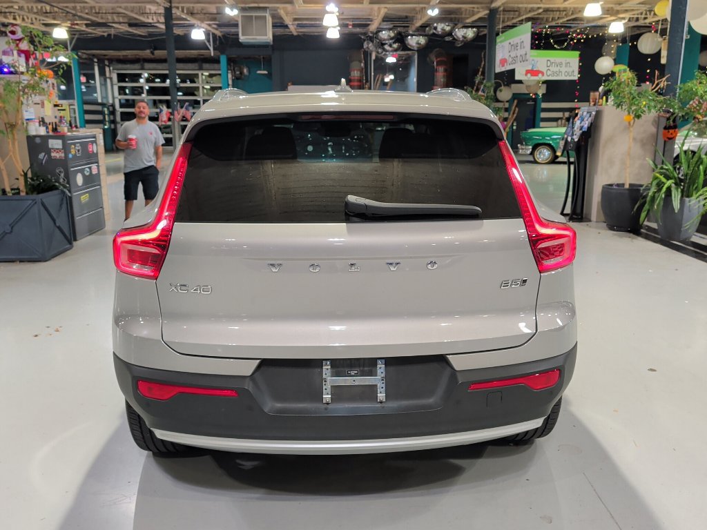 Used 2023 Volvo XC40 B5 Plus AWD/4WD image 8
