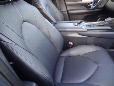 Used 2025 Toyota Grand Highlander AWD image 24