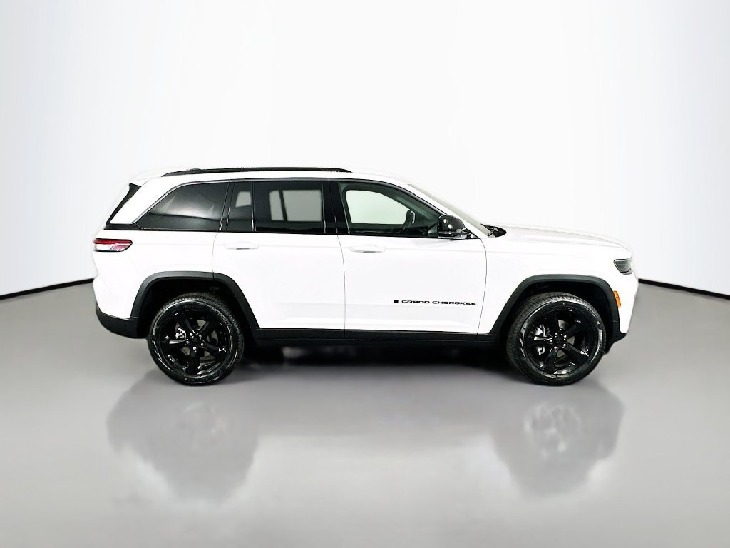 New 2026 Jeep Grand Cherokee Limited w/ Limited Altitude Package RWD image 8
