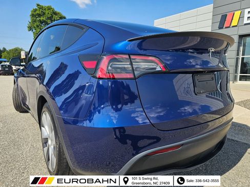 Used 2024 Tesla Model Y Performance AWD/4WD image 3