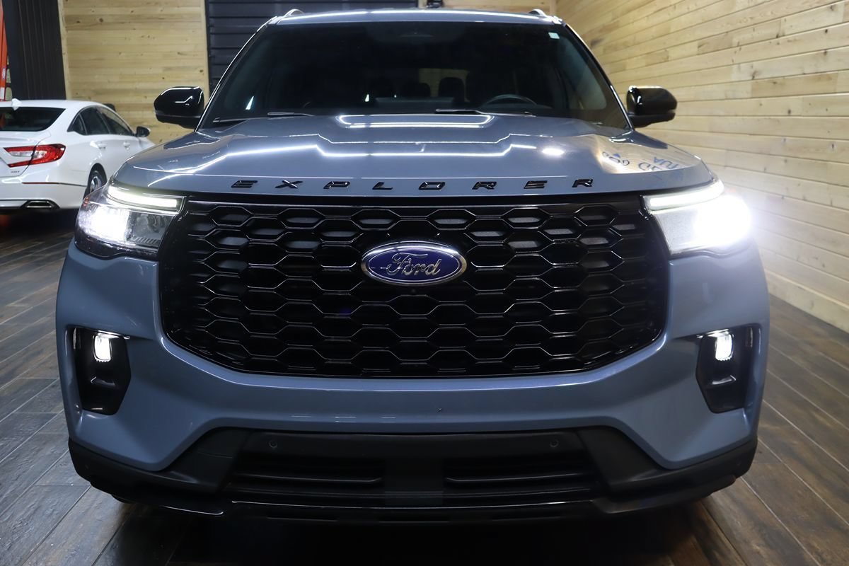 Used 2025 Ford Explorer ST-Line RWD image 7