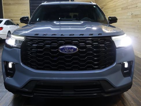 Used 2025 Ford Explorer ST-Line RWD image 7