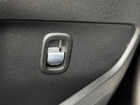 Used 2024 Mercedes-Benz C 300 4MATIC Sedan image 15