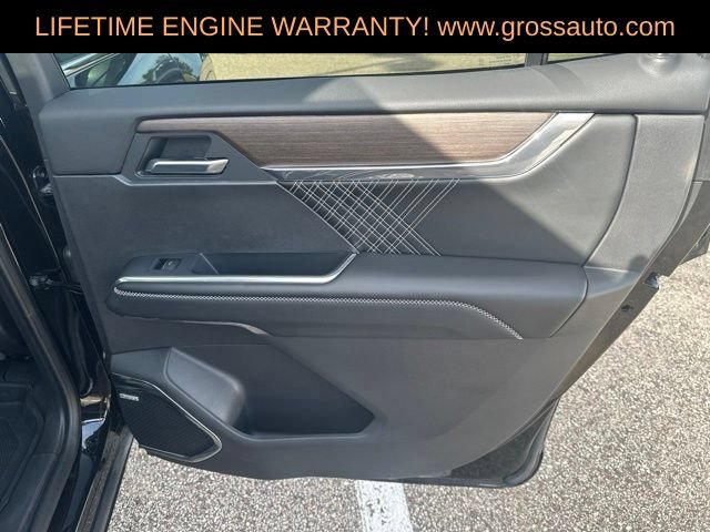 Used 2025 GMC Acadia Denali w/ LPO, Floor Liner Package AWD/4WD image 39