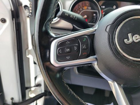 Used 2020 Jeep Wrangler Unlimited Sahara AWD/4WD image 13